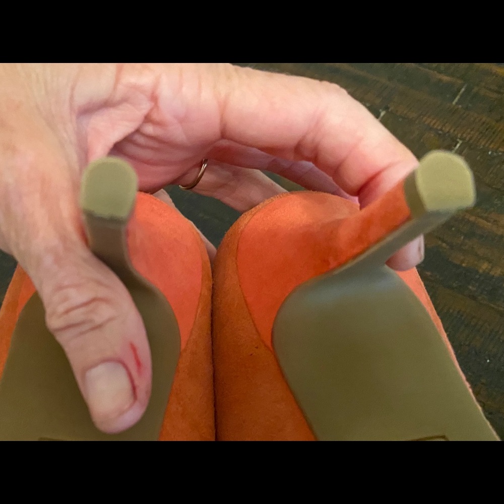 Shoes - Picture 5 of 6